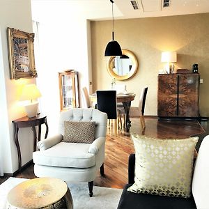 Executive Suite met een Slaapkamer en een Queen Size Bed